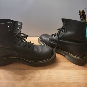 Dr. Martens, Black, Size 7 Ladies